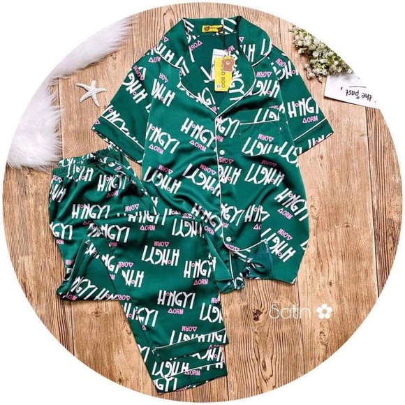 Pijamas - Picture 5 of 16